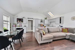 Photo 11- click for photo gallery